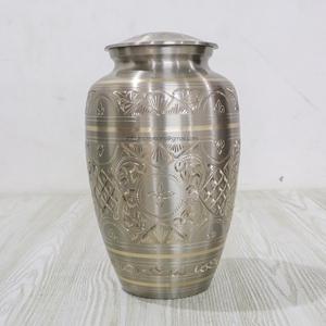 โกศใส่เถ้ากระดูกทองเหลืองสำหรับขี้เถ้าของมนุษย์บินรูปนกอินทรีอเมริกาธงชาติสหรัฐอเมริกาสลักโกศทองเหลือง - Product Image 4