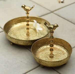 Bol urli design paon doré avec détails élégants pour bougies flottantes Urli traditionnel en métal pour décoration intérieure et table - Product Image 4