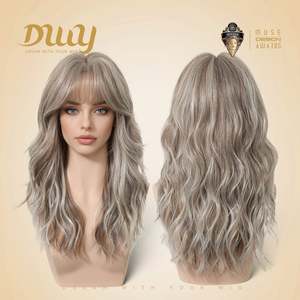 วิกผมสังเคราะห์แบบไม่ต้องใช้กาวสำหรับผู้หญิง ยี่ห้อ Vesper รุ่น Long Beachy Wave สีบลอนด์ประกายเทา ขนาด 22 นิ้ว พร้อมหน้าม้า รุ่นใหม่ DWY Bionic Silk Top สีบลอนด์ประกายเทา - Product Image 4