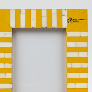 Cadre photo incrusté d'os jaune Design de mosaïque florale artisanale pour décor classique - Product Image 2