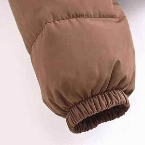 Chaqueta Corta Informal Negra de Moda con Logotipo Personalizado, Chaqueta Acolchada de Cuero Sintético Brillante para Mujer, Prenda Exterior Elegante y Cálida para Mujer - Product Image 5