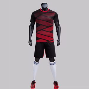 Tenues de football personnalisées, ensembles de maillots de football sur mesure avec design de sublimation personnalisé, maillots de football à manches courtes - Product Image 4