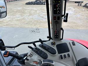 รถแทรกเตอร์ขับเคลื่อน 4 ล้อ รุ่น 2023 MF 7S.165 Advanced พร้อมระบบเกียร์ Dyna-VT - Product Image 4