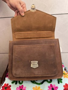 กระเป๋าสะพายข้างหนังวัวขนเฟอร์สำหรับผู้หญิงดีไซน์ใหม่กระเป๋าถือประดับตัวอักษรและพู่สำหรับช้อปปิ้ง - Product Image 4