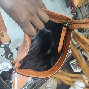 Bolso bandolera de piel de vaca al por mayor de moda Bolso bandolera de cuero natural con tallado a mano Bolso de hombro occidental Diseño solitario - Product Image 6