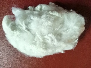 Fibre discontinue de polyester solide blanc de haute qualité 100% recyclable 2.5D51SD filature fabricant vietnamien Vikohasan GRS - Product Image 2