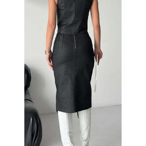 Falda vaquera asimétrica para mujer - Product Image 1