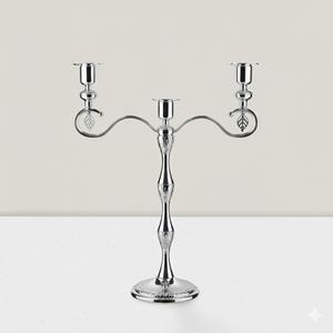 Candelabro de Metal Vintage de Tres Brazos, Plateado a Mano, para Decoración del Hogar y Centros de Mesa para Bodas - Product Image 1