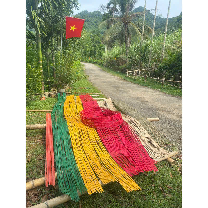 สีเหลือง