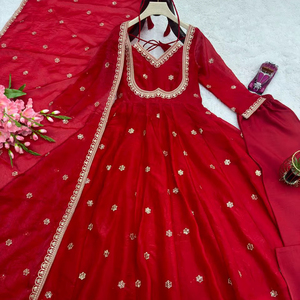 Vestido Largo Anarkali de Seda Estilo Indio Tradicional con Lentejuelas, Traje de Fiesta para Mujer con Dupatta de Diseñador - Product Image 1