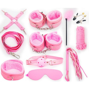 Set de Juguetes Sexuales de Bondage con Traje de Restricción, Pinzas para Pezones, Antifaz, Mordaza de Bola y Esposas - Product Image 6
