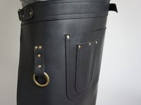 Offre Spéciale Logo personnalisé en cuir véritable cuisine vêtements de travail-multi-usage imperméable taille bavoir noir broderie chef tabliers de travail