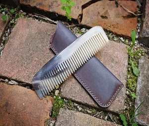 Nuevo peine de pelo de cuerno Natural de lujo medio mes 12-13cm cabeza de masaje hecha a mano peines antiestáticos para pérdida de cabello desenredar - Product Image 5