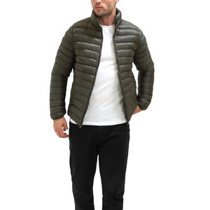 Chaqueta acolchada de invierno con forro de poliéster de alta calidad al por mayor, diseño personalizado bordado, relleno ligero de fibra de poliéster - Product Image 2