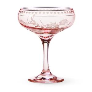 Magnifiques verres à vin en verre rose personnalisables rehaussent les célébrations en faisant de chaque moment un moment spécial et intentionnel. - Product Image 1