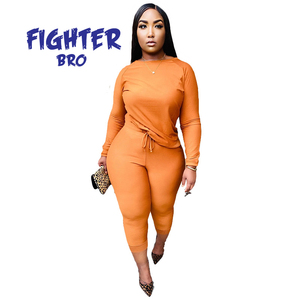 Tenue de sport pour femmes avec tissu léger et coupe moderne sweat à capuche élégant et joggings pour une utilisation quotidienne active et confortable - Product Image 2