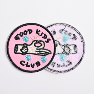 Écussons brodés à la main en polyester avec fil de bullion pour étiquettes de vêtements, utilisant des techniques de tissage - Product Image 3