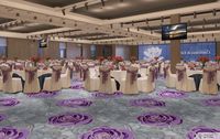 Salles de réception de mariage au design moderne de haute qualité personnalisées pour les hôtels cinq étoiles avec des tapis imprimés sur toute la surface en Akmeister rouge