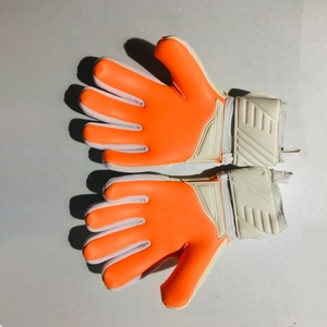 Guantes de portero de fútbol profesional hechos a medida OEM diseño de corte negativo de Palma de látex alemán para deportes de Fútbol - Product Image 3