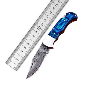 Couteau pliant de poche en acier Damas fait main, personnalisable OEM, pour usage extérieur, camping et industriel, avec manches en bois ou Micarta - Product Image 1