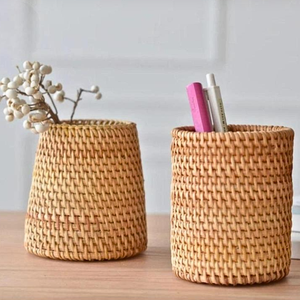 Boîte de rangement en rotin faite à la main sur mesure en gros, porte-stylo pinceau de maquillage, panier de rangement de papeterie domestique fabriqué au Vietnam - Product Image 1