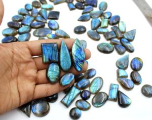 Prix de gros, labradorite bleu feu flash, cabochon, feu arc-en-ciel naturel, qualité excellente, pierre précieuse lisse pour la fabrication de bijoux - Product Image 1