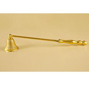 Abatidor de velas de diseño en relieve en latón puro con acabado dorado utilizado para restaurante y hoteles - Product Image 2