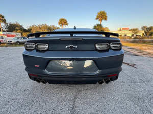 Chevrolet Camaro 2022 d'occasion en excellent état - Product Image 3