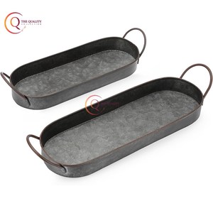 Bandeja galvanizada rústica de metal estilo industrial hecha a mano bandeja de servicio rectangular con bordes curvos mango chapado para mesa de comedor - Product Image 1