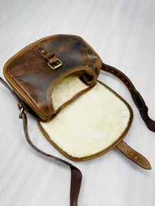 กระเป๋าใส่ตลับหนังวัวแท้แบบเย็บด้วยมือกระเป๋าใส่ตลับหนังวัวแท้สีน้ำตาลเข้ม - Product Image 5