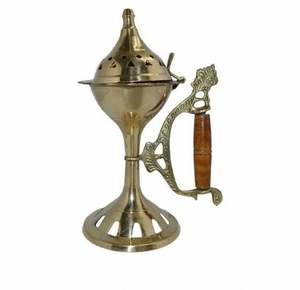 Porte-encens en laiton indien artisanal, brûleur d'encens en laiton massif, pièce décorative par le fabricant à prix abordable - Product Image 1