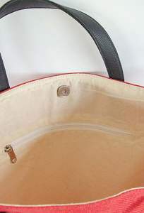 Sac en jute écologique personnalisé avec poignées en cuir véritable spacieux et polyvalent pour faire du shopping soigneusement conçu en vente - Product Image 5