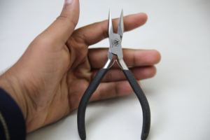 Mini pince à bec plat Matériau en acier neuf pour la manipulation de pièces de bijoux minces et de feuilles - Product Image 6