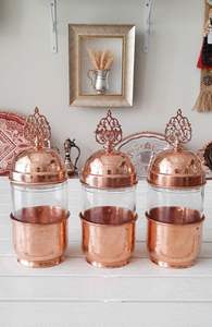 Ensemble de bidons en cuivre haut de gamme avec appel de créateur et caractéristiques fonctionnelles idéales pour les cadeaux pendant les mariages ou la pendaison de crémaillère - Product Image 2