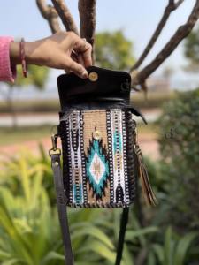 Couverture de selle aztèque en cuir téléphone sac à main élégant sculpture fronde sac à main bandoulière téléphone sac à main - Product Image 4