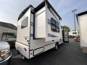 2025 F-orest Riv-er For-ester 2026 Thor Freedom Elite 21HEF Blanco EE. UU. - Product Image 5