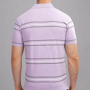 Polo Ligero y de Fácil Ajuste Diseñado para un Uso Relajado y Estilo Diario - Product Image 3