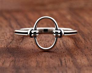 Anillo de Compromiso Minimalista de Plata de Ley 925 con Diseño Geométrico Ovalado Abierto y Laterales Atados, Elegante para Uso Diario, Regalo Ideal para el Día de San Valentín - Product Image 2