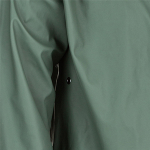 Venta al por mayor soporte al por menor chaqueta cortavientos negra de moda impermeable ligero con capucha chaqueta de lluvia característica duradera - Product Image 4