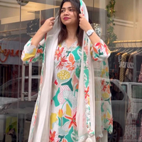 NOUVEAU DESIGNER – Ensemble Kurti et Dupatta en satin imprimé numérique fantaisie pour femme, idéal pour les soirées décontractées et les occasions spéciales