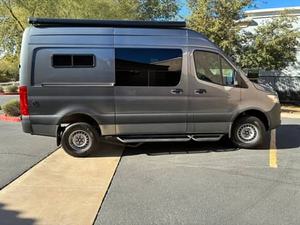 Mercedes-Benz Sprinter 2500 Apexs Van 2020 Limpia, Diseño de Autocaravana - Product Image 3