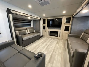 Usado, en venta: 2026 F-O-R-E-S-T R-I-V-E-R C-A-R-D-I-N-A-L 3-5-F-L - Product Image 2