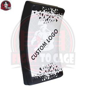 Cible de boxe personnalisable en cuir PVC de qualité supérieure, blanche et noire, avec poignées renforcées durables pour le kickboxing et les arts martiaux - Product Image 3