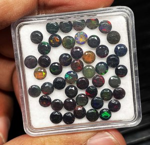 Opale noire naturelle éthiopienne 5-10 MM, couleur Welo, irisée, ronde, facettée, traitée thermiquement, pierre précieuse en vrac pour la fabrication de bijoux - Product Image 1