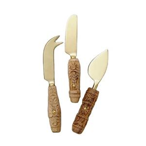 Cuchillo de queso de diseño antiguo hecho a mano con tenedor, mango grabado de madera, cuchara de boda, proveedor de confianza, diseño tallado a mano - Product Image 1