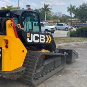 Chargeuse compacte JCB 3TS-8T avec livraison rapide et composants essentiels du moteur et de la boîte de vitesses du tracteur - Product Image 3