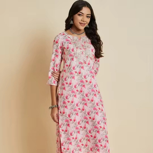Nouvelle Collection Attrayante : Ensemble Kurti et Pantalon Ethnique Élégant en Polyester à Coupe Droite, Imprimé Floral et Pailleté, Idéal pour l'Été - Product Image 1