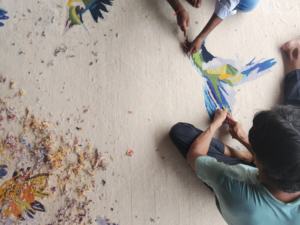 Tapis en laine à poils longs, design moderne, imprimé floral et animal, design personnalisé, tissage à la main, écologique, adapté aux animaux domestiques, haut de gamme - Product Image 4