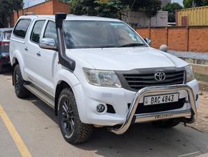 รถมือสอง ปี 2017 พวงมาลัยซ้าย สำหรับ HILUX เกียร์ออโต้ แบบดับเบิ้ลแค็บ ขายในราคาถูก - Product Image 3