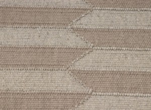 Alfombra de Lana Tejida a Mano Ecológica con Rayas Chevron en Beige Tan, Diseño Geométrico de Tejido Plano, Estilo Moderno y Transicional para Hogar u Oficina - Product Image 2
